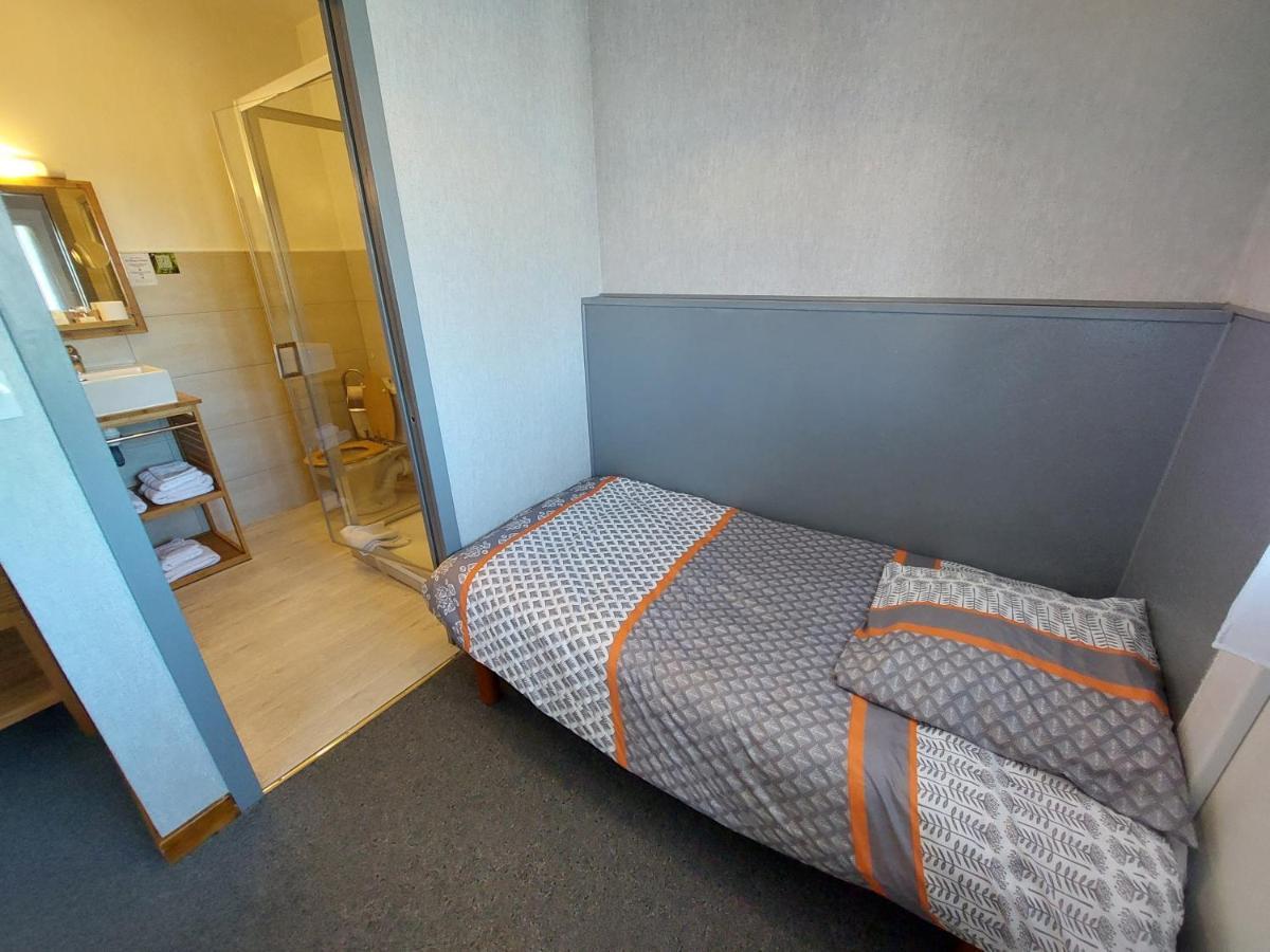 L'Accent - Hotel 2 Etoiles Et Restaurant - Logis Hotels 阿斯塔福特 外观 照片